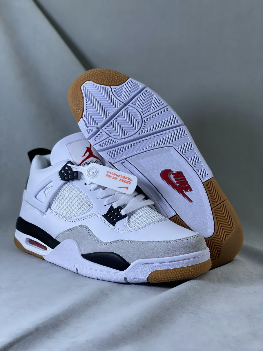 SB x Air Jordan 4 Retro SP ”Milk White/Black”