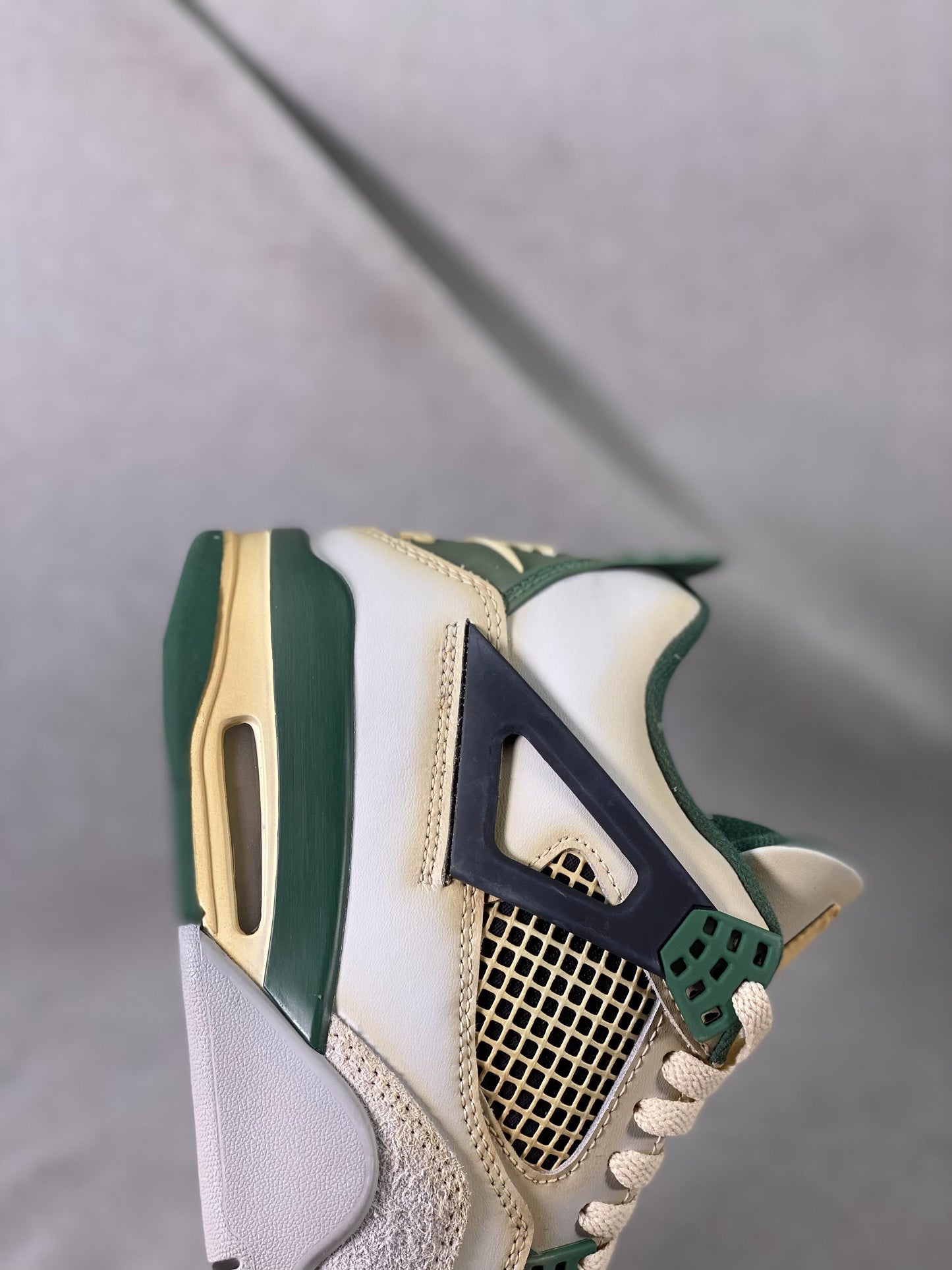 Air Jordan 4 Leaf Green
