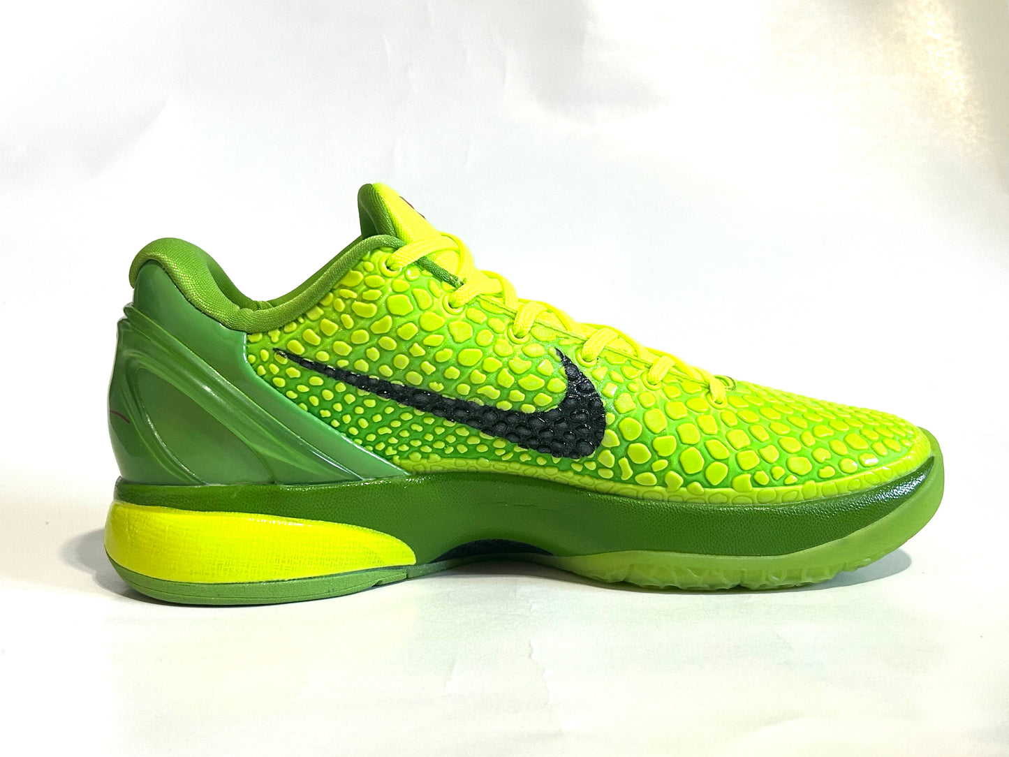Kobe 6 Grinches Protro (2020)