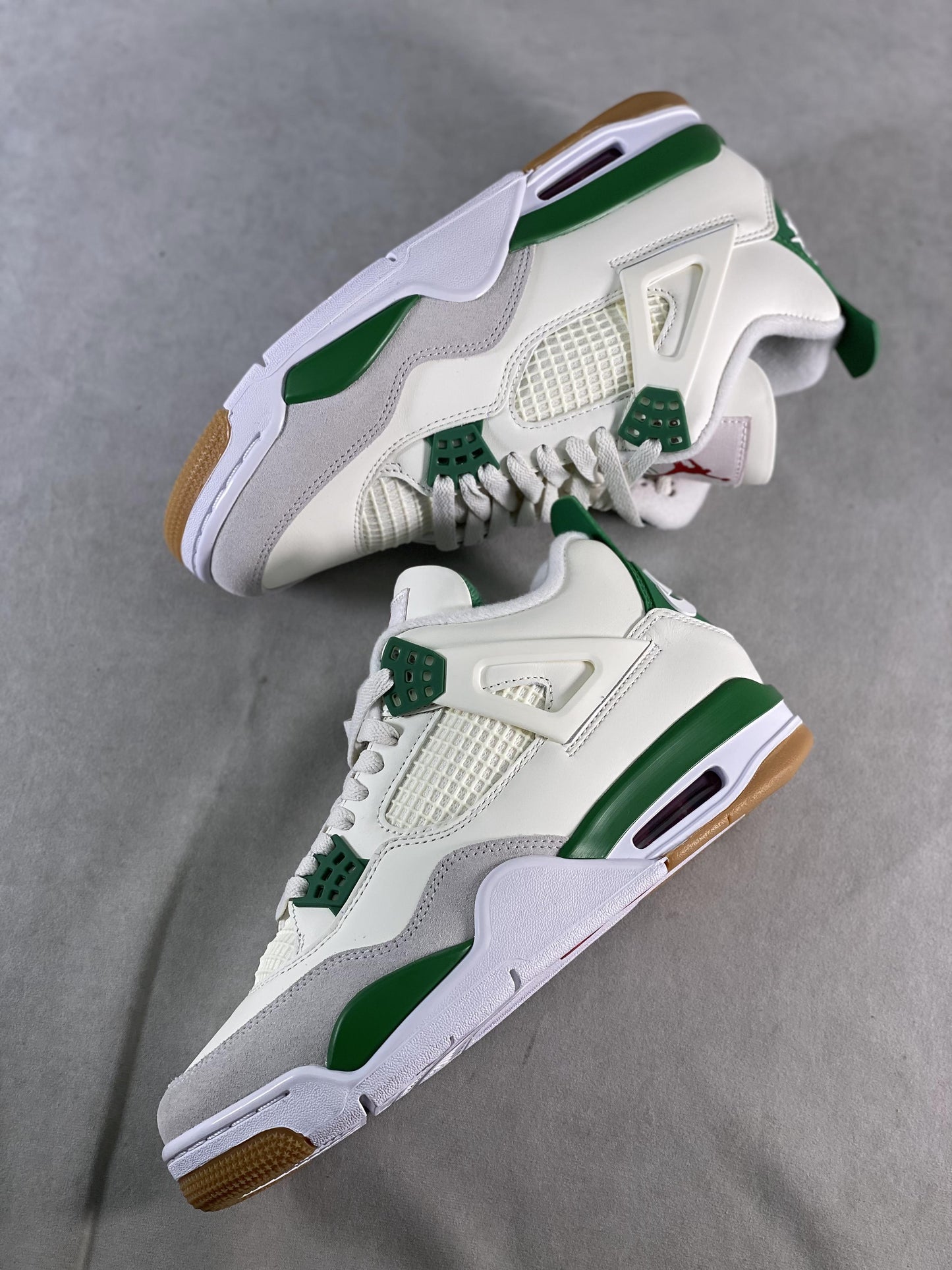 Air Jordan 4 Retro SB Pine Green
