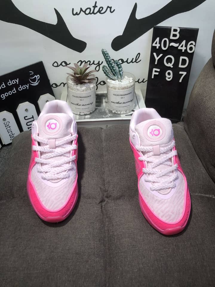 Kd 16 “Aunt Pearls”