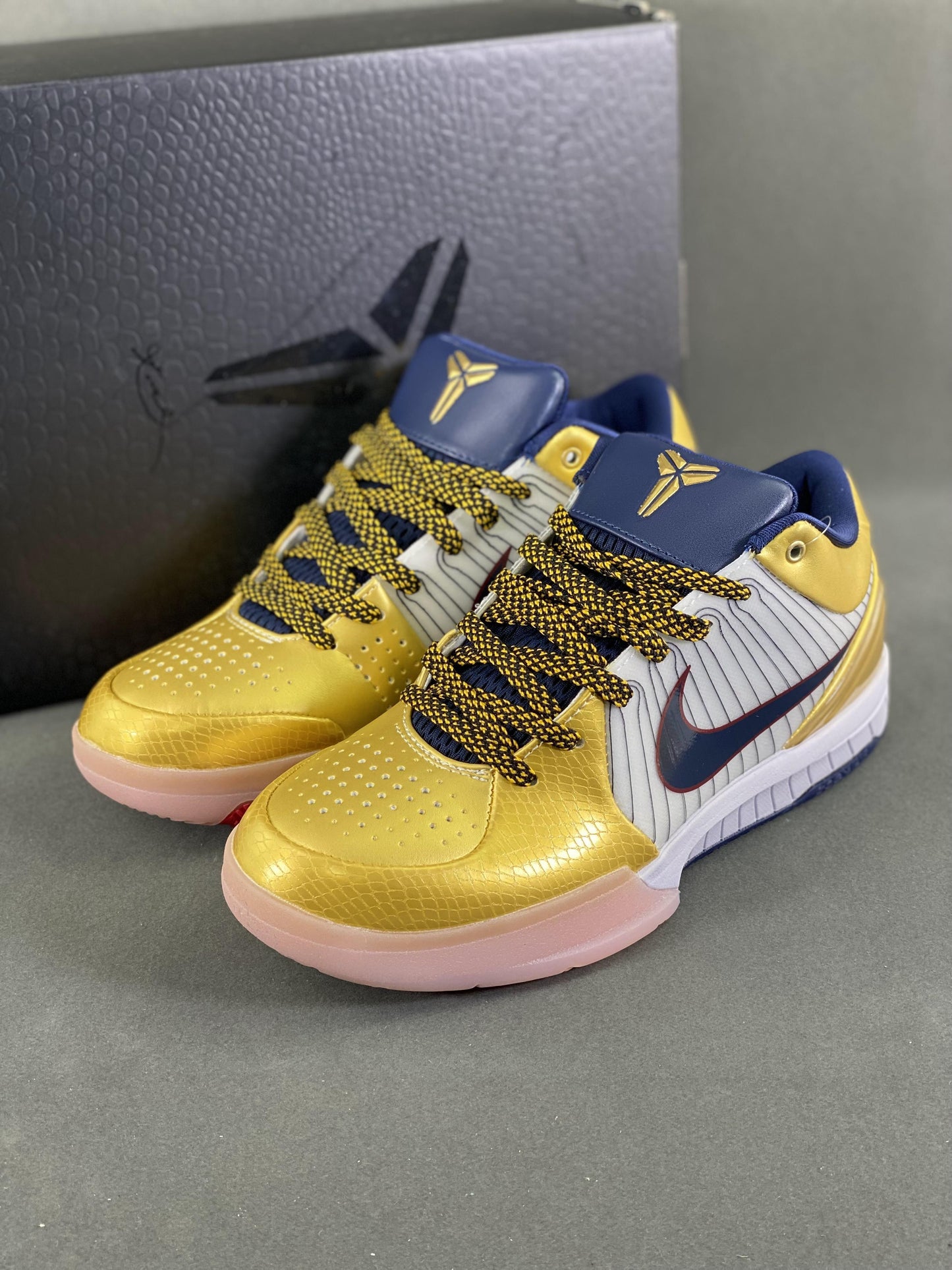 Kobe 4 Protro Gold Medal (2024)