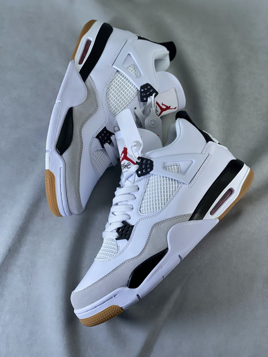 SB x Air Jordan 4 Retro SP ”Milk White/Black”