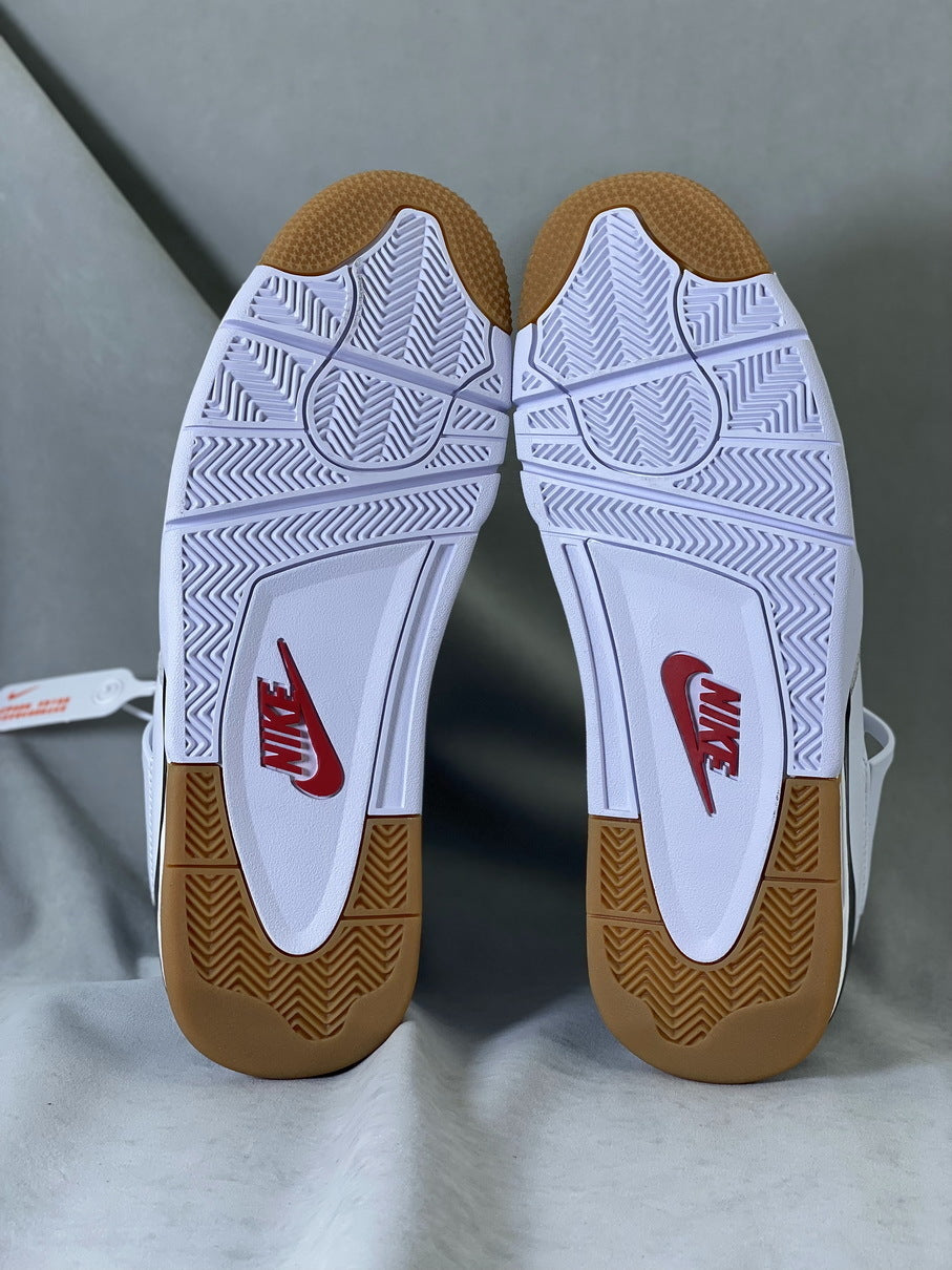 SB x Air Jordan 4 Retro SP ”Milk White/Black”