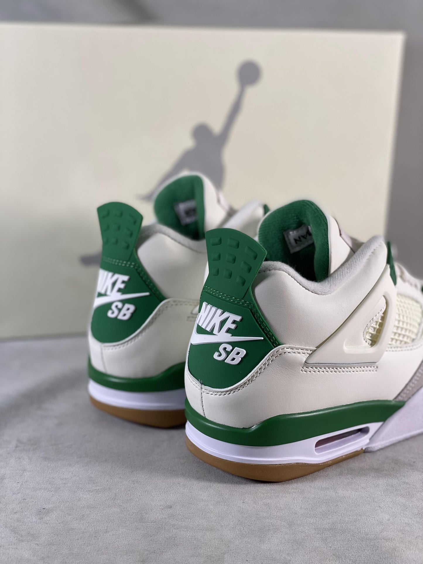 Air Jordan 4 Retro SB Pine Green
