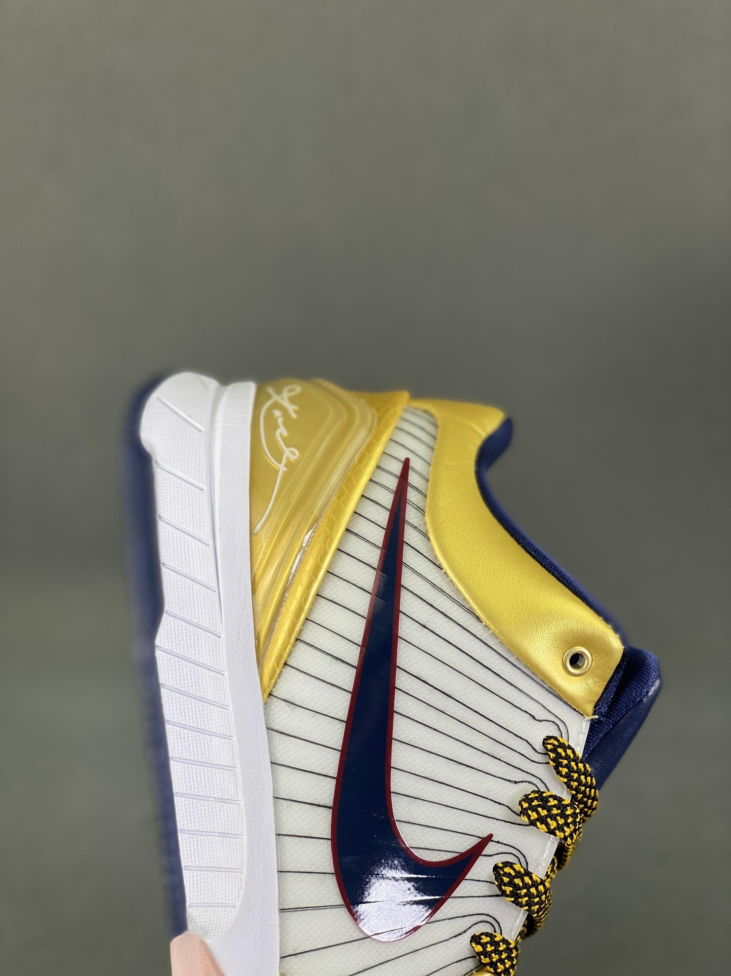 Kobe 4 Protro Gold Medal (2024)