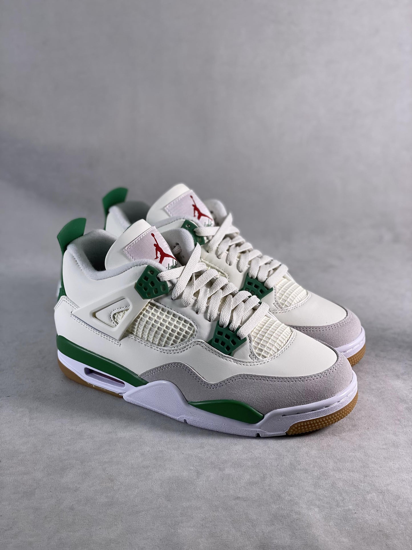Air Jordan 4 Retro SB Pine Green