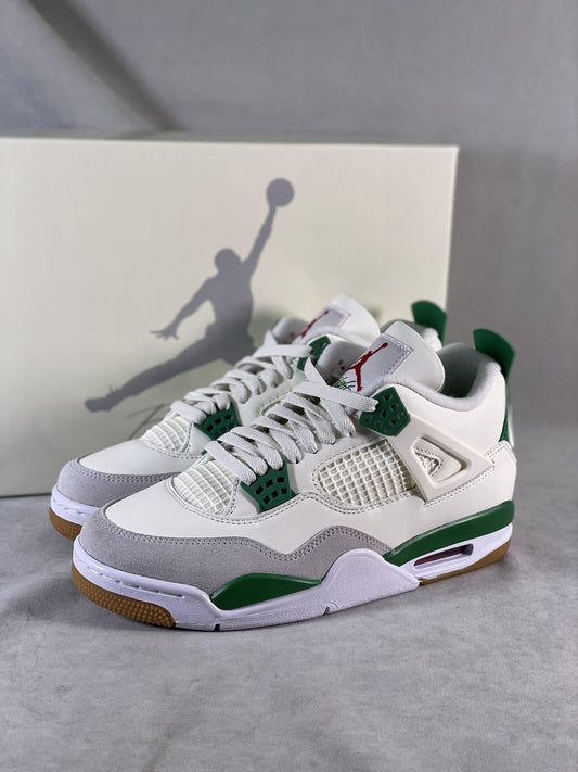 Air Jordan 4 Retro SB Pine Green