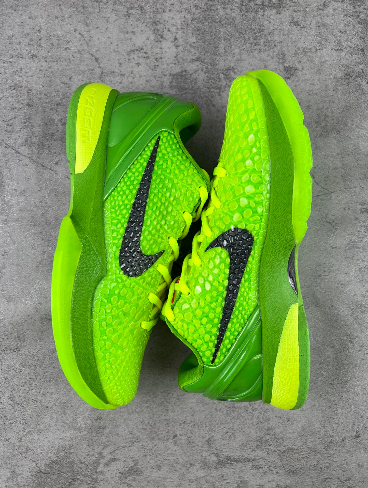 Kobe 6 Protro Grinch Premium