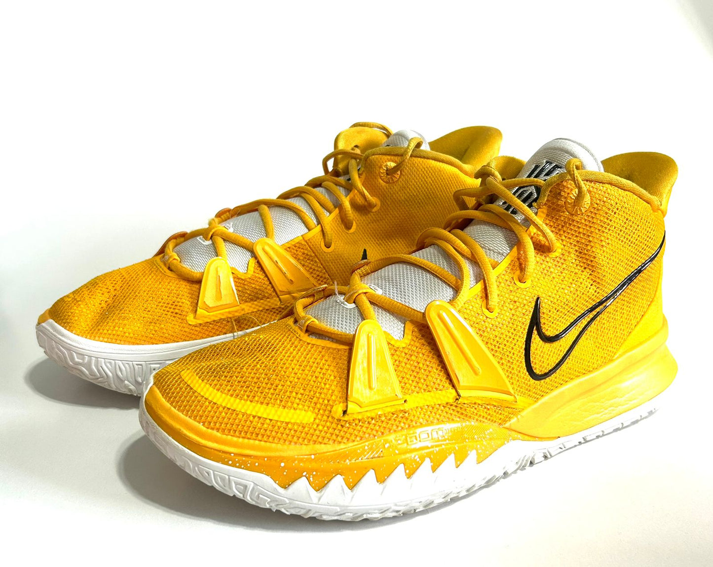 Kyrie 7 TB University Gold