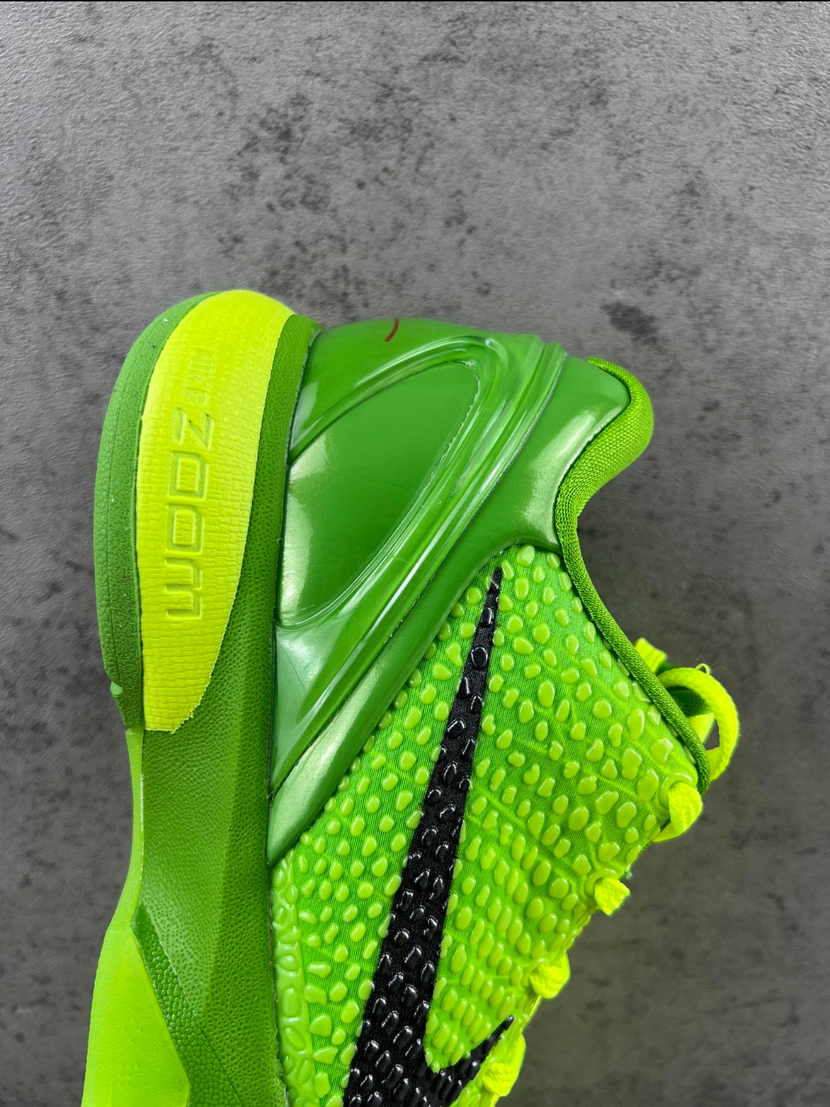 Kobe 6 Protro Grinch Premium