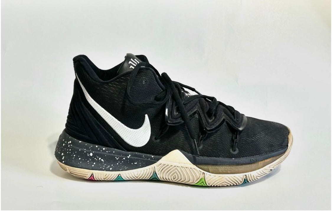 Kyrie 5 "Black Magic”