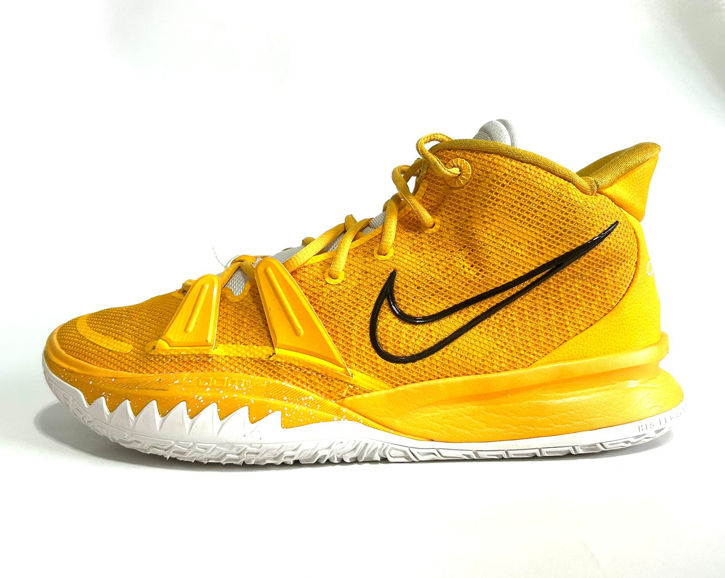 Kyrie 7 TB University Gold